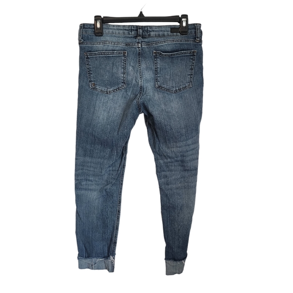 Kut From The Kloth Distressed Catherine Boyfriend Cuffed Crop Jean - Picture 5 of 9